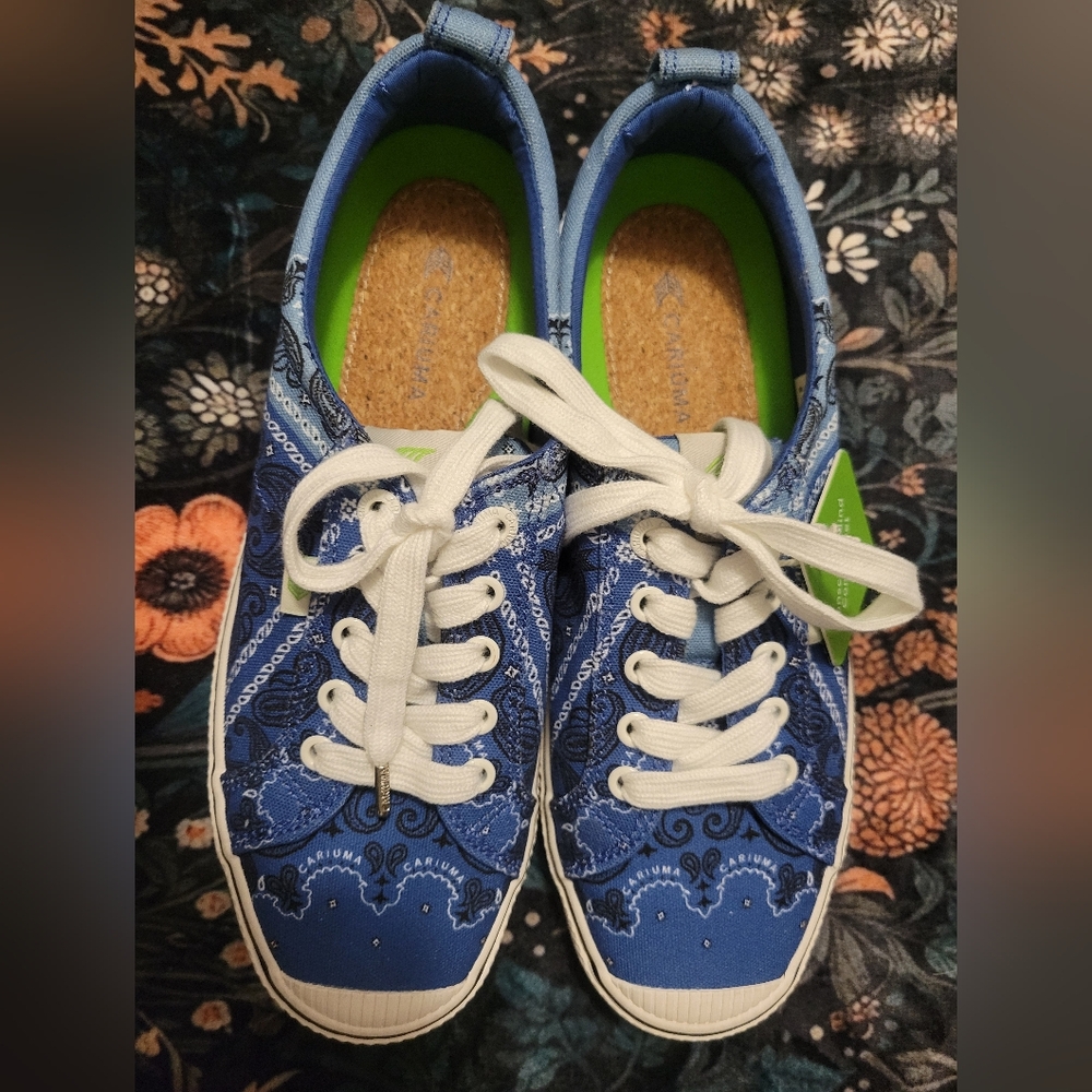 Cariuma Oca Low Blue Bandana Canvas Sneaker Women Size 9 Men Size 7.5